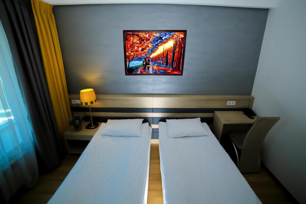 Astra Hotel Ałma Ata Zewnętrze zdjęcie
