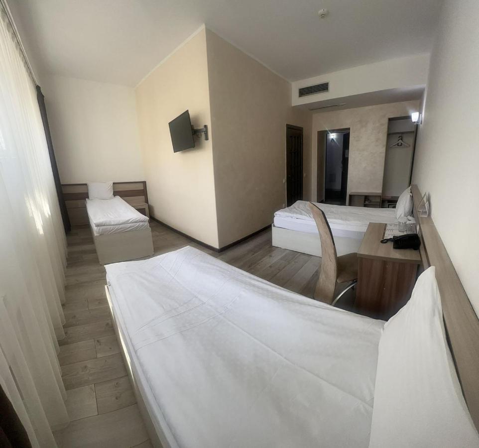 Astra Hotel Ałma Ata Zewnętrze zdjęcie