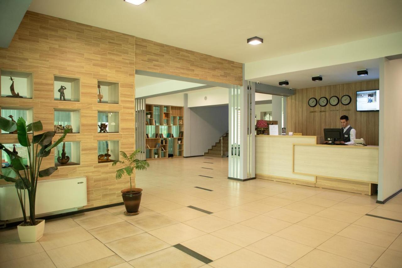Astra Hotel Ałma Ata Zewnętrze zdjęcie